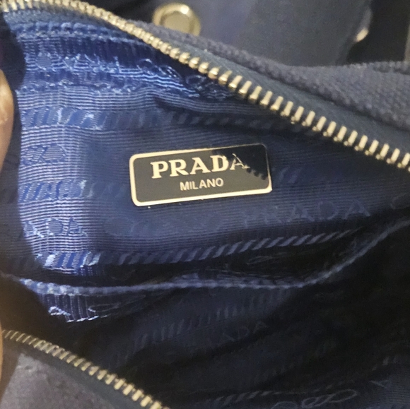 AUTHENTIC PRADA CANAPA 2 way  bag wit attached pouch - Picture 8 of 13